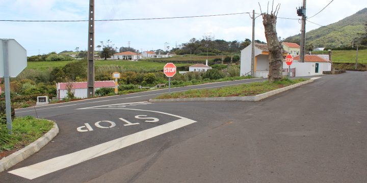 Empreitada de Pavimentação, Drenagem e Sinalização Horizontal e Vertical das Estradas Municipais da Ilha de Santa Maria –  2ª Fase – Piquinhos e Glória, Ilha de Santa Maria